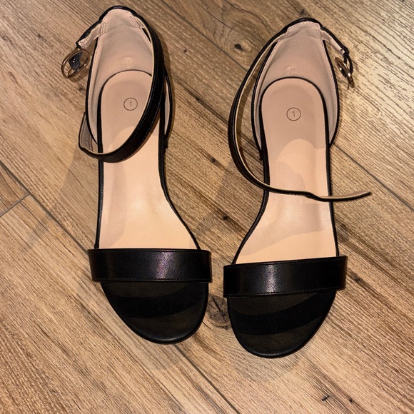 Other - Elegant Black Strappy Women's Sandals